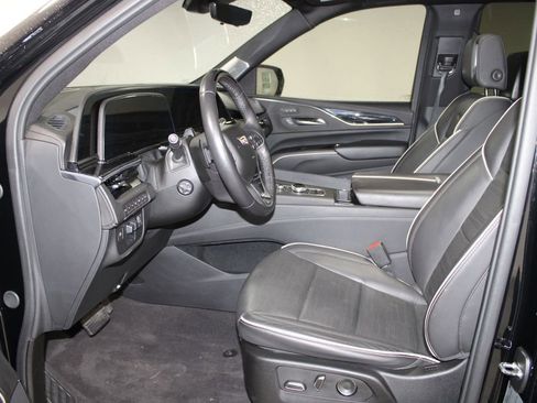 Used 2024 Cadillac Escalade Sport w/ Touring Package AWD/4WD image 22