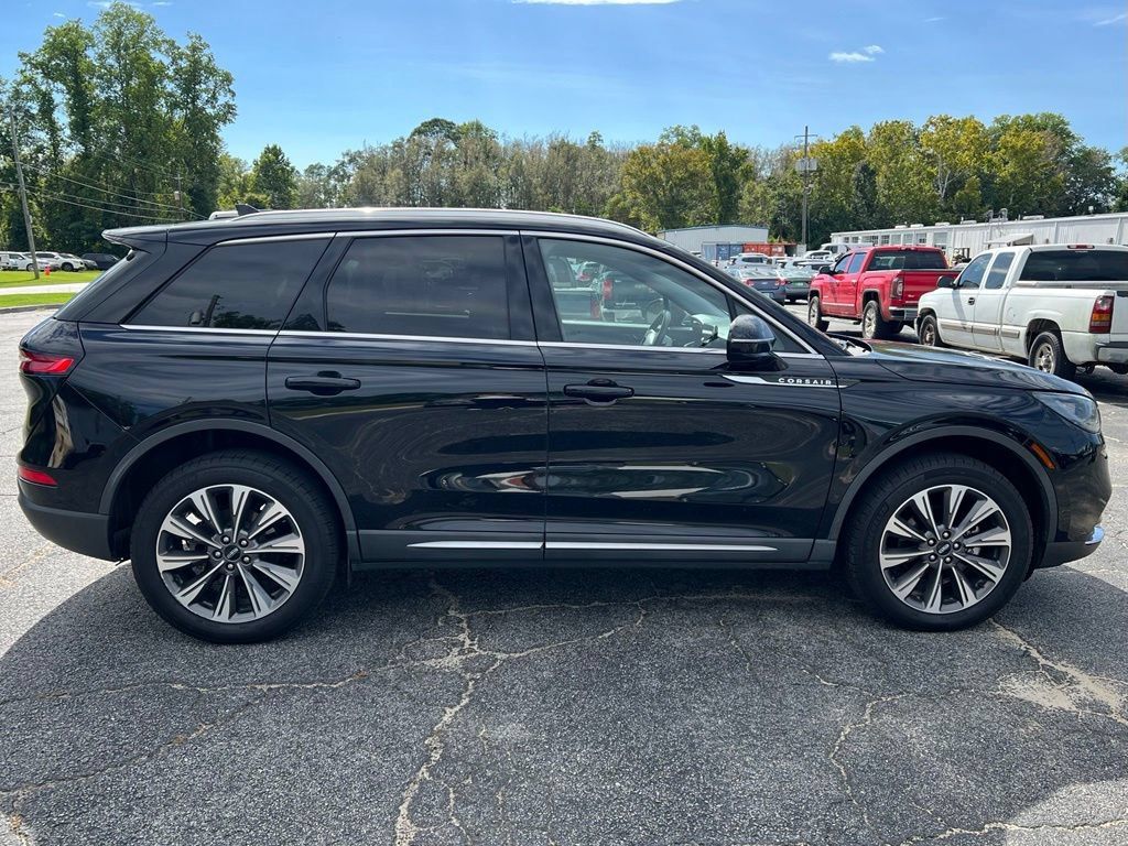 Used 2022 Lincoln Corsair Reserve FWD image 2