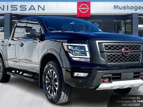 Used 2024 Nissan Titan PRO-4X w/ Pro-4x Convenience Package image 1