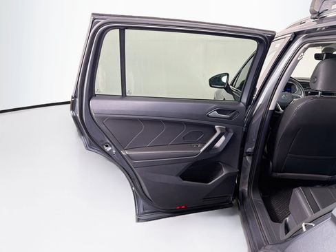 Used 2024 Volkswagen Tiguan SE AWD/4WD image 27