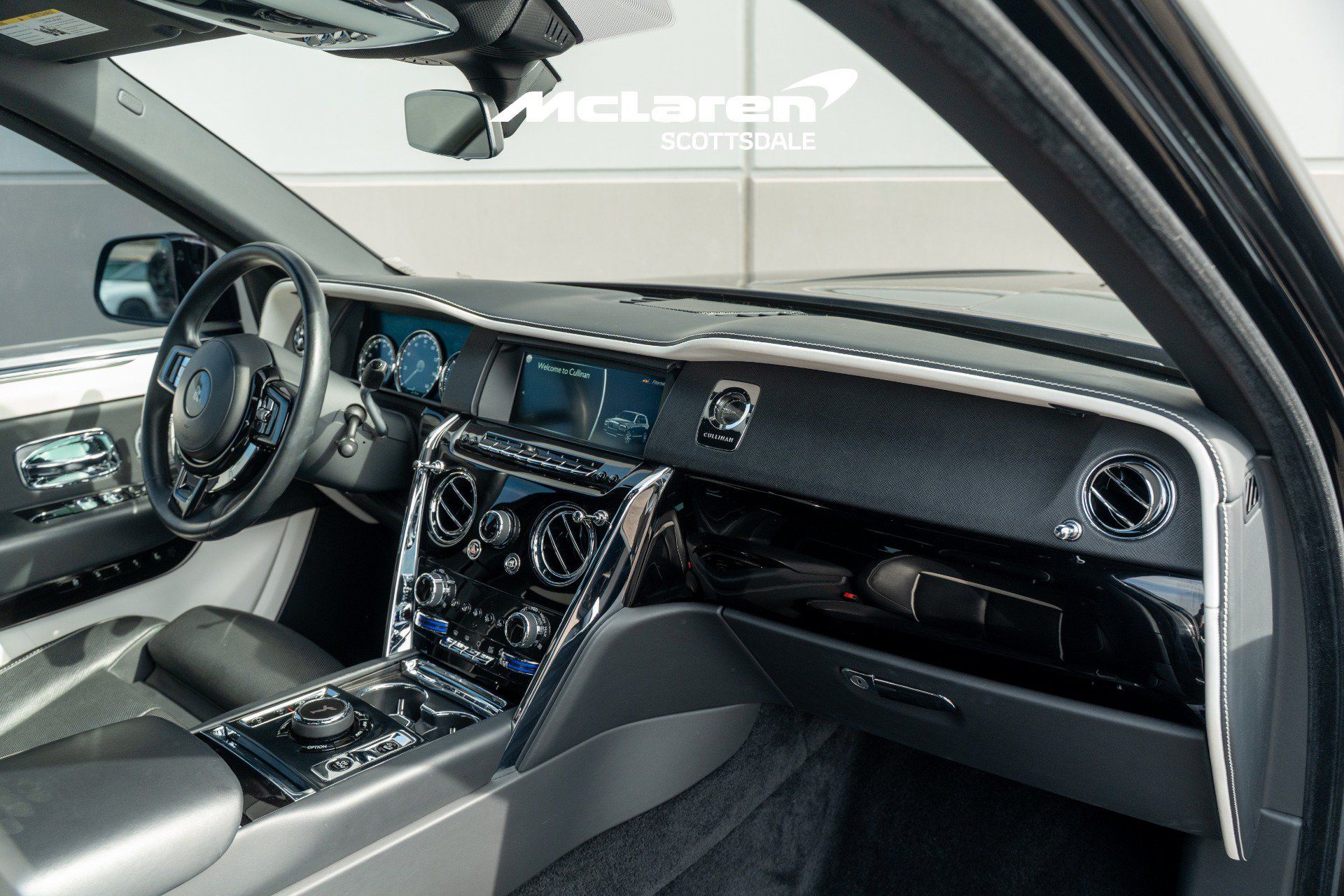Used 2022 Rolls-Royce Cullinan AWD/4WD image 19