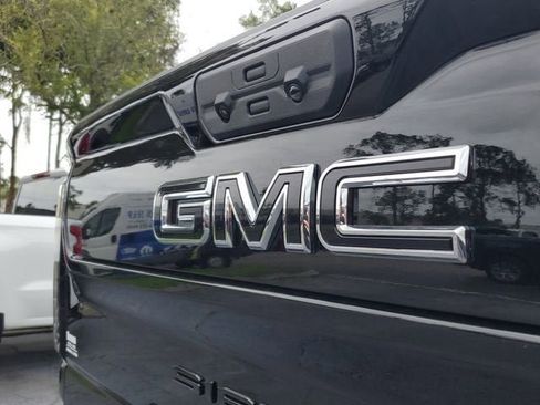 New 2026 GMC Sierra 2500 AT4 w/ AT4 Premium Plus Package AWD/4WD image 7