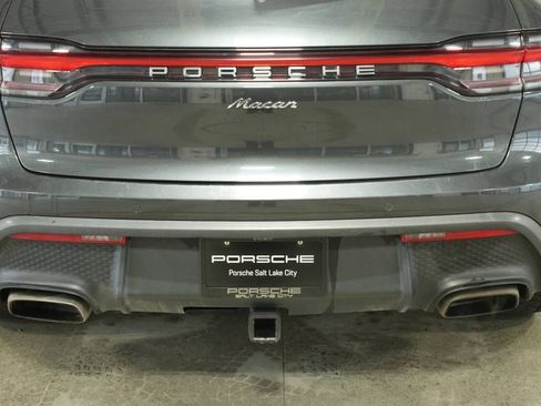 Certified 2022 Porsche Macan AWD/4WD image 38