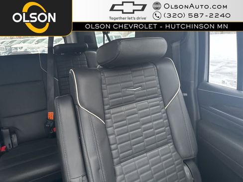 Used 2022 Cadillac Escalade ESV Premium Luxury Platinum image 36