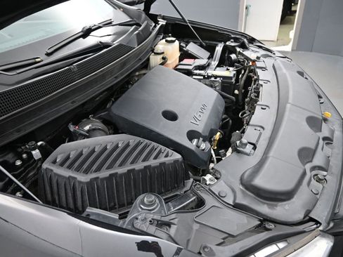 Used 2021 Chevrolet Traverse LS w/ LPO, Blackout Package image 50