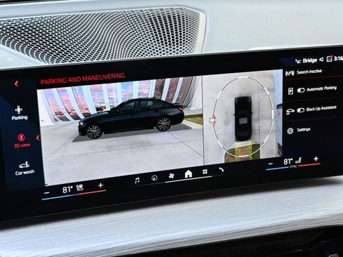 Certified 2025 BMW 330i Sedan image 30