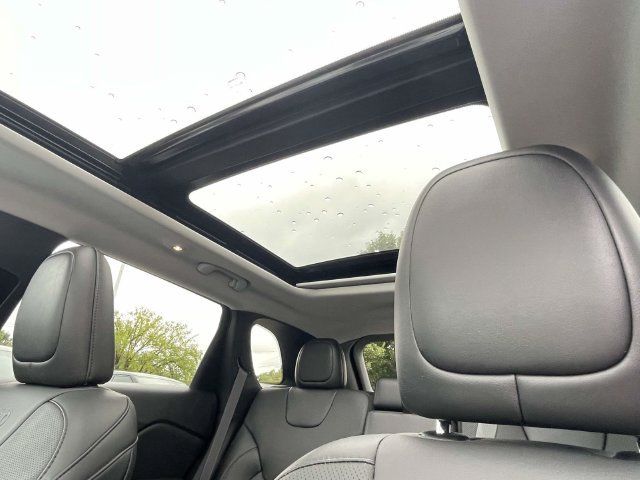 Used 2023 Jeep Cherokee Altitude Lux w/ Lux Elite Package AWD/4WD image 11