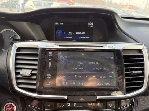 Used 2017 Honda Accord EX image 24