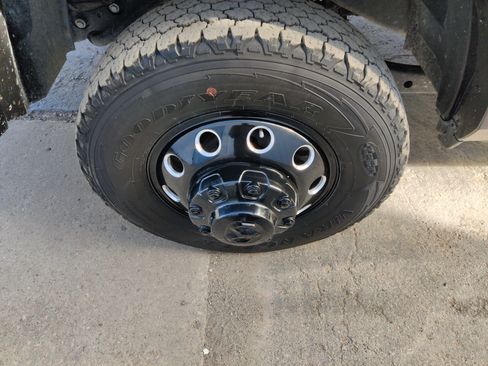 Used 2025 RAM 3500 Limited image 9