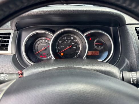 Used 2010 Nissan Versa Hatchback w/ Premium Pkg FWD image 18