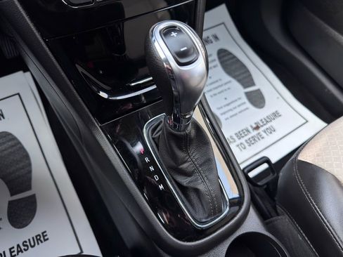 Used 2021 Buick Encore Preferred image 25