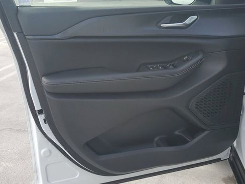 New 2025 Jeep Grand Cherokee Altitude image 21