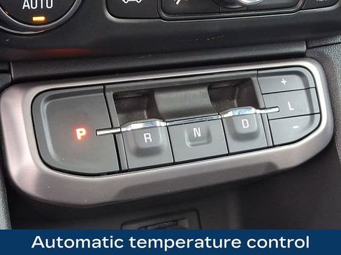 Used 2022 GMC Acadia AT4 w/ Technology Package image 11