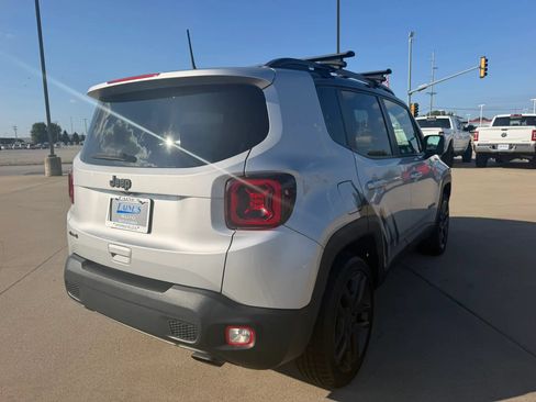 Used 2020 Jeep Renegade Altitude AWD/4WD image 17