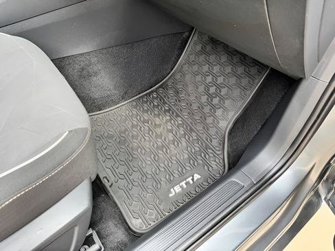 Used 2025 Volkswagen Jetta Sport FWD image 25