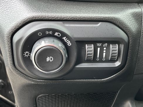 Used 2022 Jeep Wrangler Unlimited Sahara w/ LED Lighting Group image 30