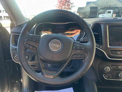 Used 2019 Jeep Cherokee Trailhawk w/ Cold Weather Group image 14