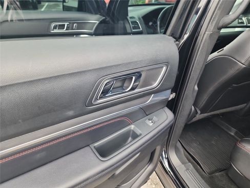 Used 2017 Ford Explorer Sport image 15