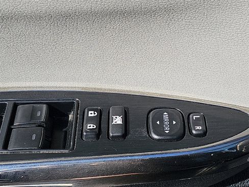 Used 2017 Toyota Avalon XLE image 30