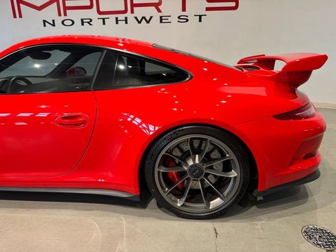 Used 2014 Porsche 911 GT3 w/ Sound Package Plus RWD image 4