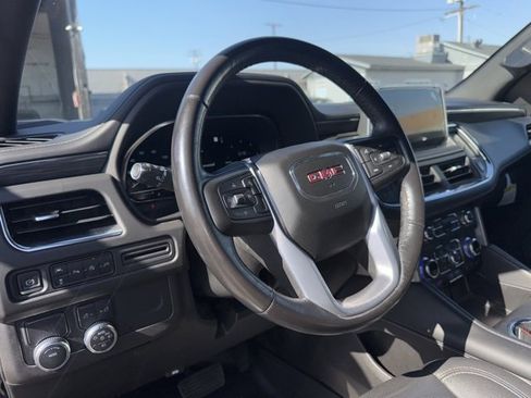 Used 2022 GMC Yukon XL SLT image 10