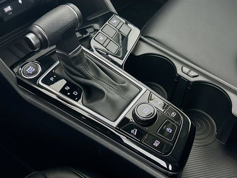 Used 2024 Kia Sportage EX image 25