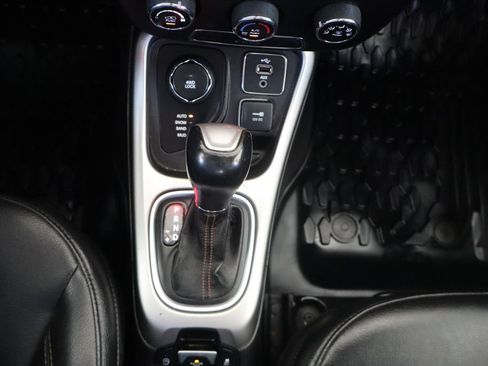 Used 2018 Jeep Compass Latitude AWD/4WD image 24