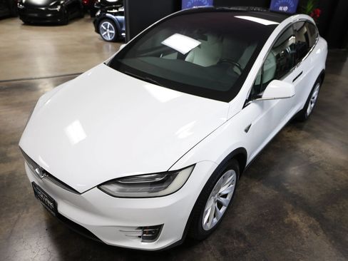 Used 2016 Tesla Model X Performance AWD/4WD image 12