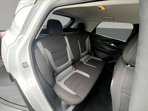Used 2025 Chevrolet TrailBlazer LT FWD image 27