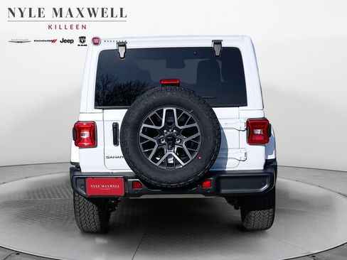 New 2026 Jeep Wrangler Unlimited Sahara AWD/4WD image 15