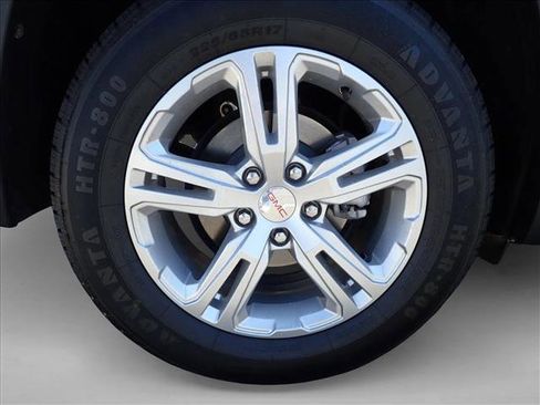 Used 2022 GMC Terrain SLE image 8