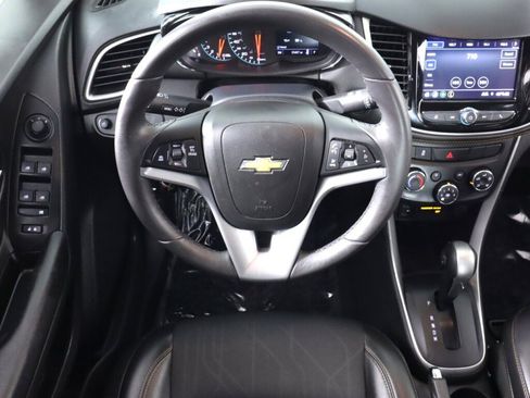 Used 2021 Chevrolet Trax LT w/ LT Convenience Package image 30