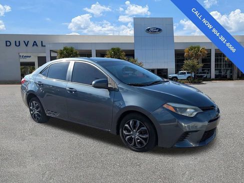 Used 2015 Toyota Corolla LE FWD image 2