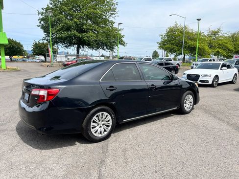 Used 2014 Toyota Camry LE FWD image 3