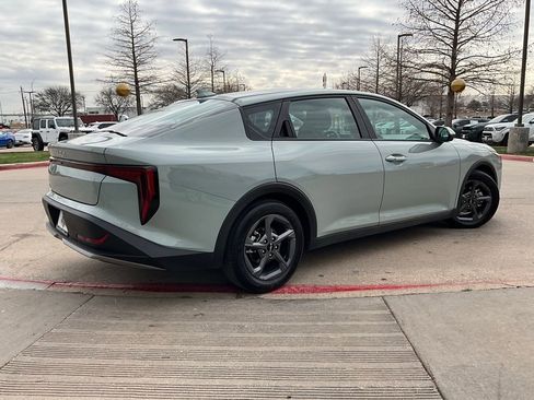 Used 2025 Kia K4 LXS image 6