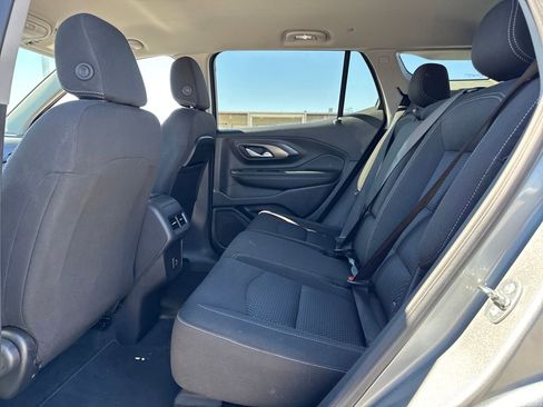 Used 2024 GMC Terrain SLE image 13
