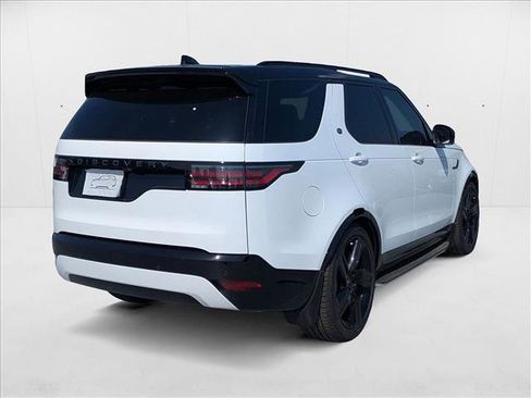 New 2025 Land Rover Discovery Dynamic SE image 2