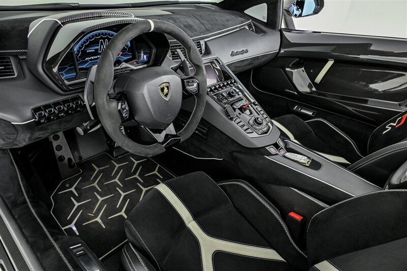 Used 2020 Lamborghini Aventador SVJ AWD/4WD image 42