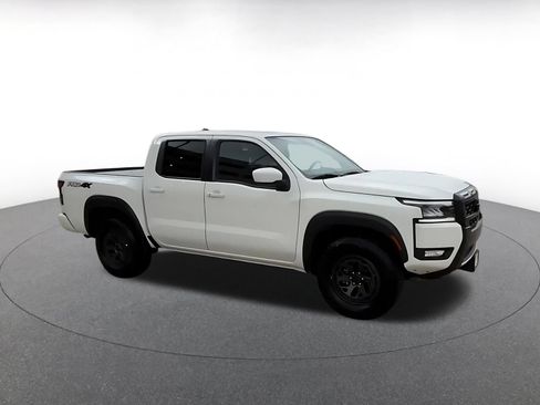 Used 2026 Nissan Frontier PRO-4X AWD/4WD image 2