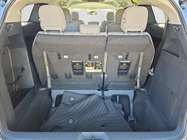 Used 2026 Toyota Sienna LE AWD/4WD image 6