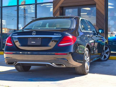 Used 2019 Mercedes-Benz E 300 4MATIC w/ Convenience Package image 18