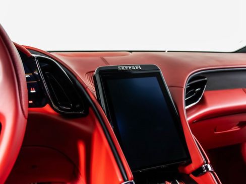 Certified 2022 Ferrari Roma image 39