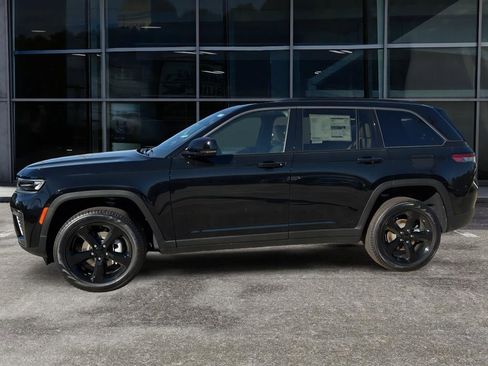 New 2026 Jeep Grand Cherokee Limited w/ Limited Altitude Package image 4
