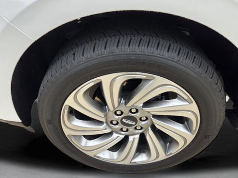 Used 2024 Lincoln Navigator L Reserve AWD/4WD image 32