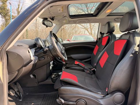 Used 2010 MINI Cooper Hardtop image 12