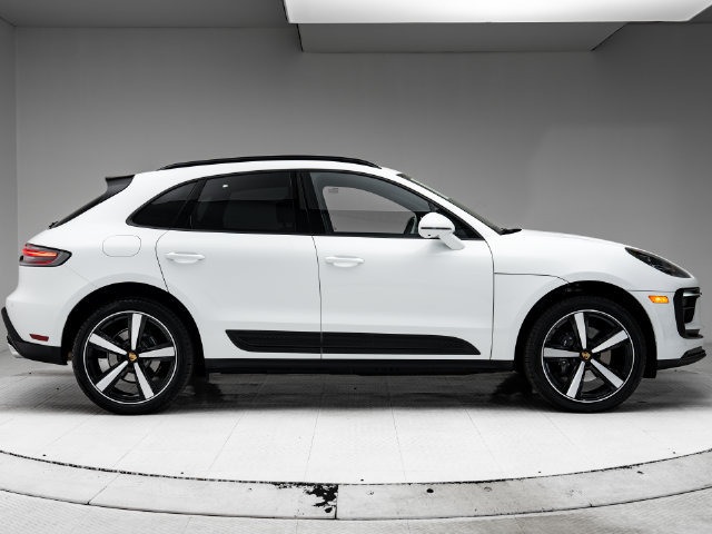 Certified 2026 Porsche Macan AWD/4WD image 33