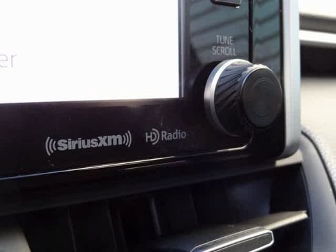 Used 2020 Toyota RAV4 Limited image 30