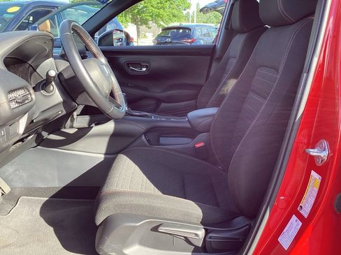 Used 2025 Honda HR-V Sport image 11