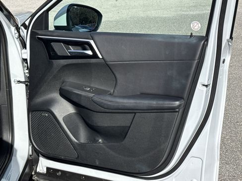 Used 2025 Mitsubishi Outlander SE image 14