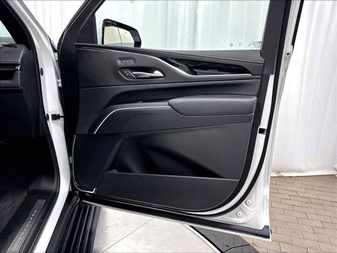 Used 2024 Cadillac Escalade Sport w/ LPO, ONYX Package AWD/4WD image 28